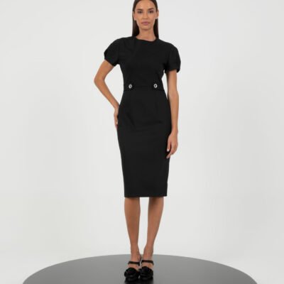 Schwarzes Kleid für geschäftliche und formelle Anlässe
