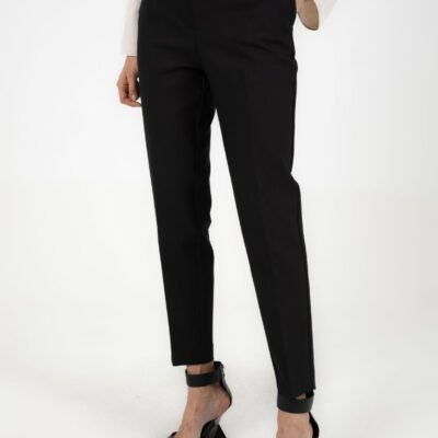 Klassische schwarze Hose