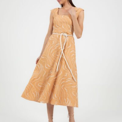Kleid mit Stickerei und Bindegürtel
