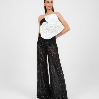 Schwarzer Iconic-Jumpsuit mit weißer Rose