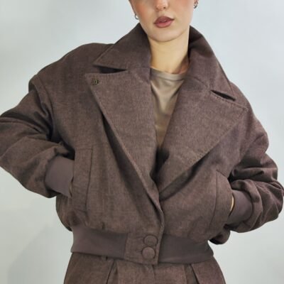 Damen Zweiteiler in Kakaobraun – Kurzblazer & Weitbein-Hose