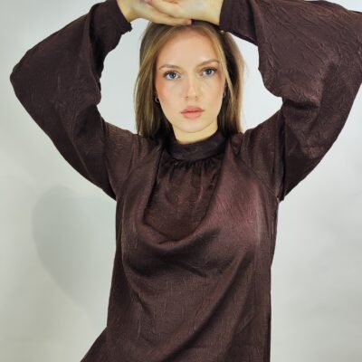 Elegante Bluse in Dunkelbraun mit Struktur-Effekt