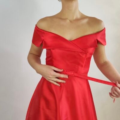 Elegantes Off-Shoulder Midikleid mit Gürtel – Rot