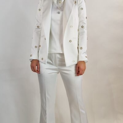 Eleganter dreiteiliger Damenanzug in Weiß