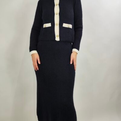 Elegantes Strick-Set mit Cardigan und Midirock