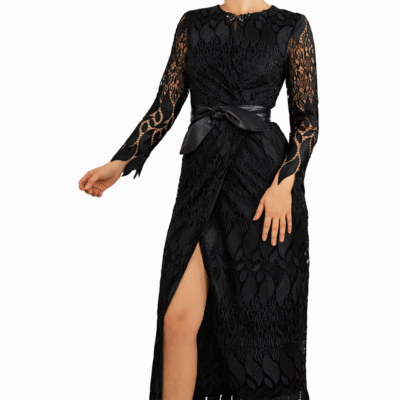 Elegantes schwarzes langes Spitzenkleid